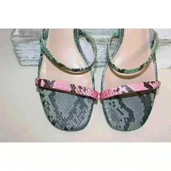 Steve Madden NWOB Faux Leather Preppy Festival Eclectic Women's Sandals Size 7 - Picture 6 of 10